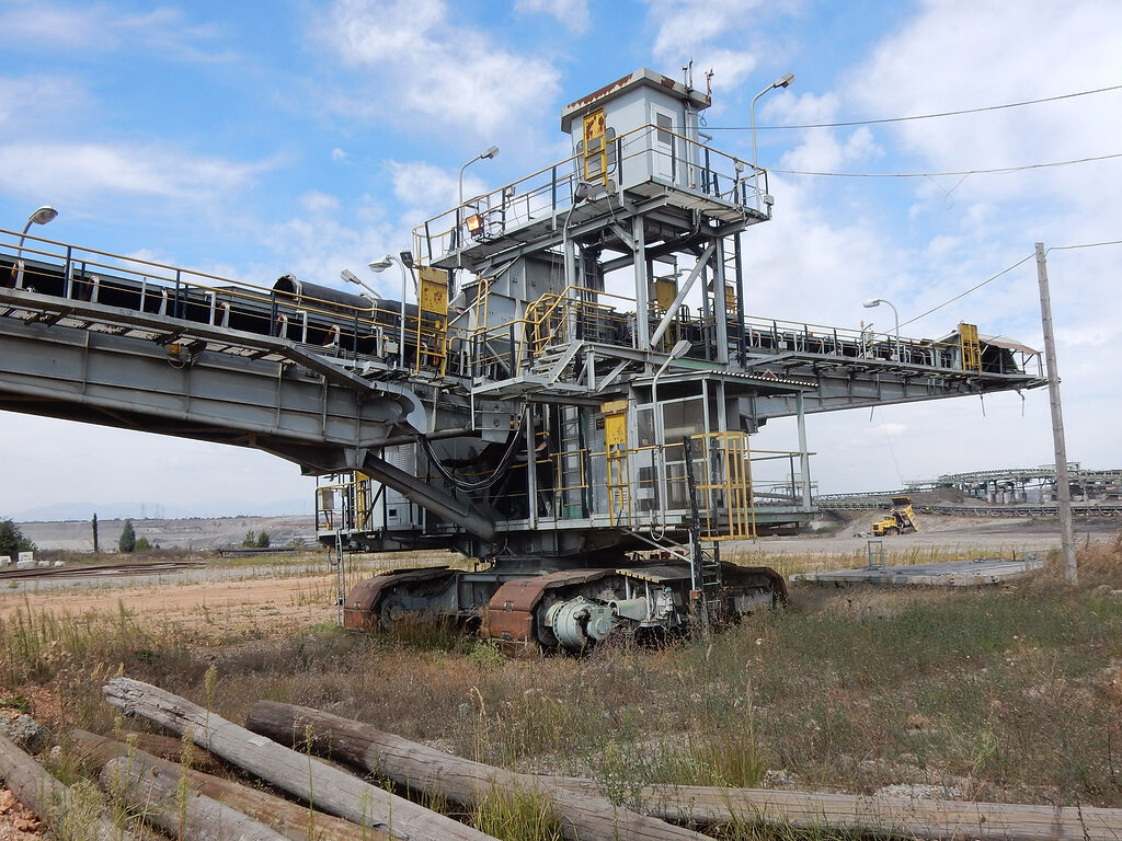 Fully refurbished used bulk conveyor belt and Beltwagon system for sale, optimized for material handling and transportation in mining krupp