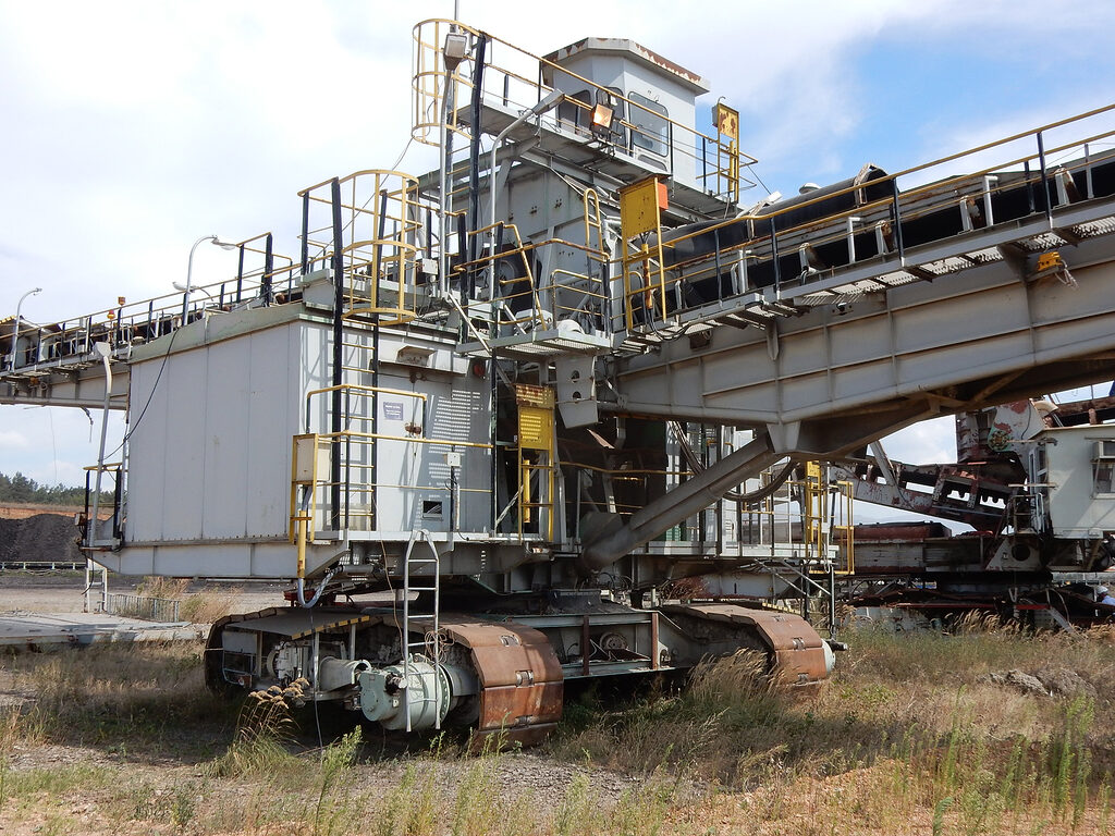 USed Beltwagon and conveyor belt system for sale, refurbished for reliable material handling and transportation in industrial applications.